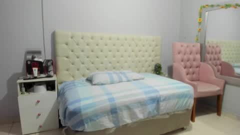 nami_sam online show from December 18, 2024, 12:51 pm