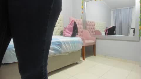 nami_sam online show from December 19, 2024, 1:07 pm