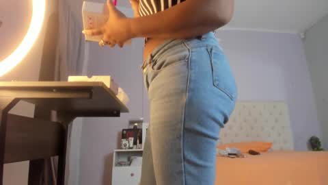 nami_sam online show from December 23, 2024, 2:28 pm