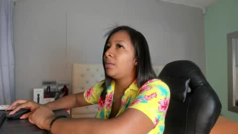 nami_sam online show from March 1, 2025, 12:45 pm