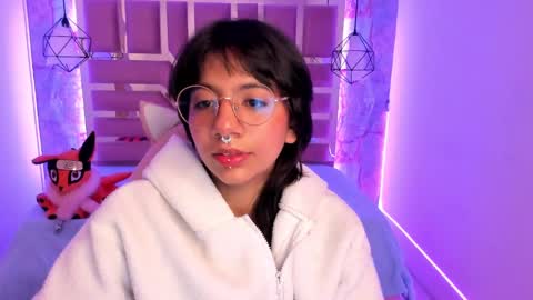 nami_usagi online show from December 3, 2024, 2:38 pm