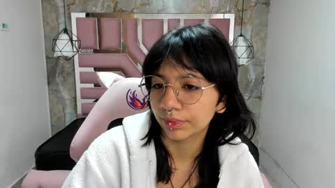 nami_usagi online show from December 8, 2024, 10:52 am