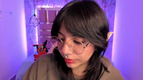 nami_usagi online show from December 11, 2024, 2:33 pm