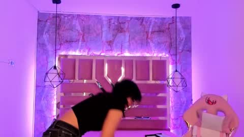 nami_usagi online show from December 21, 2024, 6:12 pm