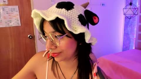 nami_usagi online show from January 7, 2025, 3:12 pm