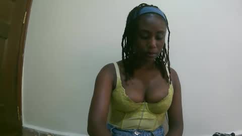 nana2095 online show from October 18, 2025, 10:38 am