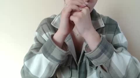 Nana online show from April 22, 2026, 5:43 am