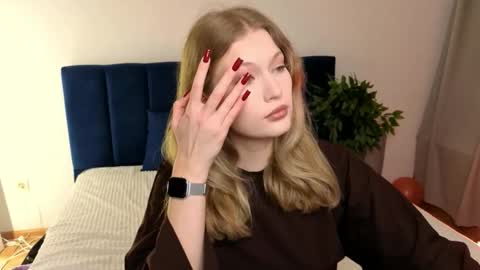 Maeve online show from November 17, 2025, 2:34 pm