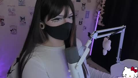 Nanamin online show from April 22, 2026, 1:52 am