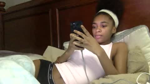 nanaonn online show from November 26, 2025, 3:46 pm