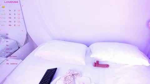 NanaOsaky online show from October 22, 2025, 12:49 pm