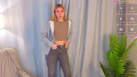 Snapshot of nancyajasin chatting on November 22, 2025, 3:16 am Hello im Lola online show from November 22, 2025, 3:16 am