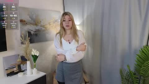 Snapshot of nancyajasin chatting on November 30, 2025, 3:10 am Hello im Lola online show from November 30, 2025, 3:10 am