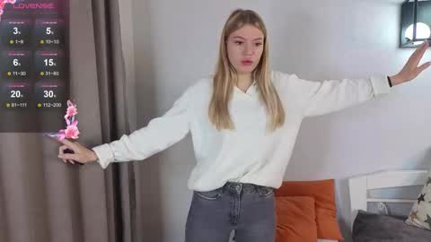 Snapshot of nancyajasin chatting on December 2, 2025, 3:01 am Hello im Lola online show from December 2, 2025, 3:01 am