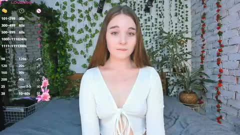 Luna online show from February 24, 2025, 3:42 pm