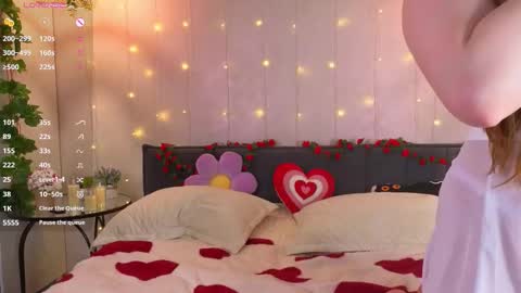 Luna online show from February 16, 2026, 5:03 am