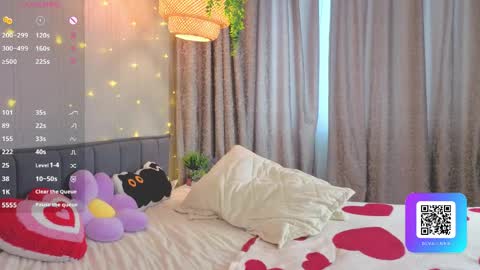 Luna online show from April 20, 2026, 5:10 am