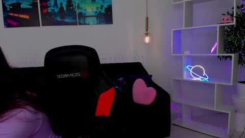 Nancy online show from November 10, 2025, 3:38 am