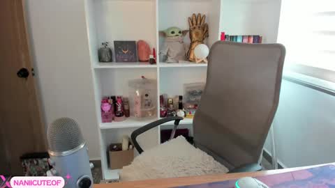 ELLA online show from January 10, 2025, 6:28 pm