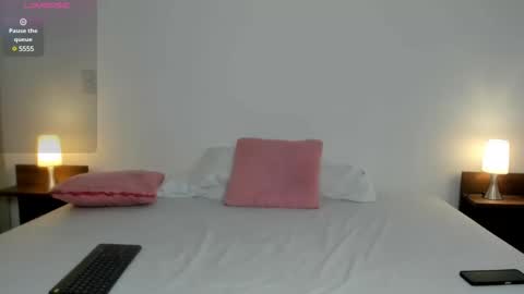 nany_model25 online show from March 11, 2025, 3:12 pm