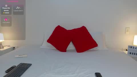 nany_model25 online show from October 8, 2025, 8:39 pm