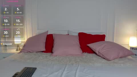 nany_model25 online show from April 23, 2026, 8:00 pm