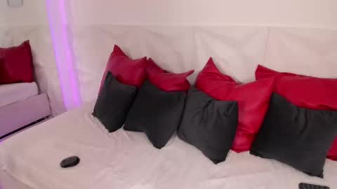 Naomi Amoretti online show from March 5, 2026, 4:47 pm