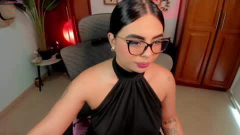 naomi_aniston online show from May 22, 2026, 2:22 pm