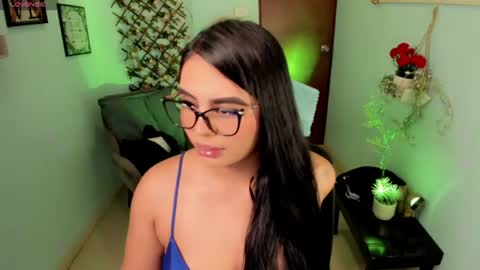 naomi_aniston online show from June 18, 2026, 2:32 pm