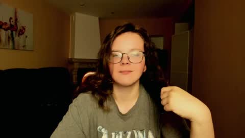Snapshot of naomi_di chatting on June 25, 2026, 7:40 pm naomi_di online show from June 25, 2026, 7:40 pm