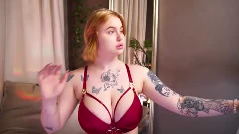 Snapshot of naomi_hotterr chatting on June 20, 2026, 5:43 am naomi_hotterr online show from June 20, 2026, 5:43 am
