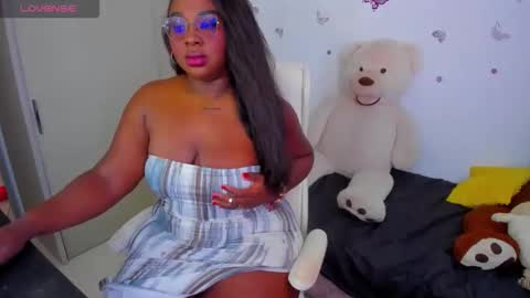 Snapshot of naomi_kiing chatting on May 13, 2026, 2:36 pm Nathalia King online show from May 13, 2026, 2:36 pm