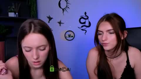 Snapshot of naomi_perl chatting on July 16, 2026, 9:15 am Naomi online show from July 16, 2026, 9:15 am