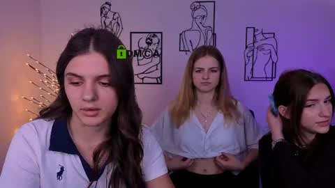 Snapshot of naomi_perl chatting on July 22, 2026, 9:12 am Naomi online show from July 22, 2026, 9:12 am