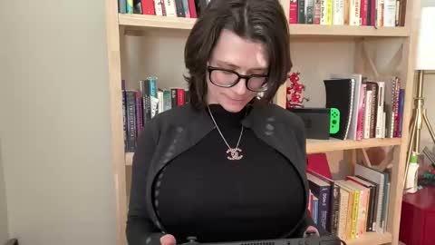 Naomi Reah online show from March 11, 2026, 2:34 pm