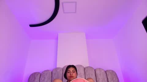 naomi online show from April 21, 2026, 11:49 am