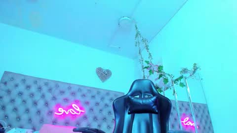 Naomi online show from January 12, 2026, 11:48 am