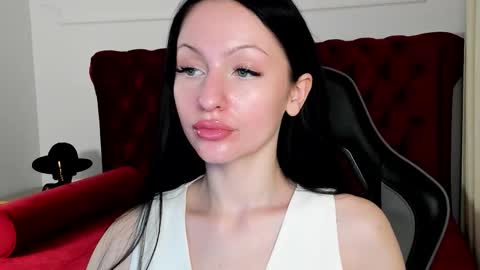 Naomi online show from December 3, 2025, 7:27 am