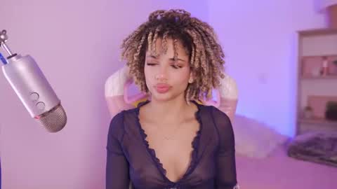 naomidawson online show from March 18, 2026, 12:58 am