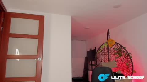 Naomi  online show from April 16, 2026, 1:50 am