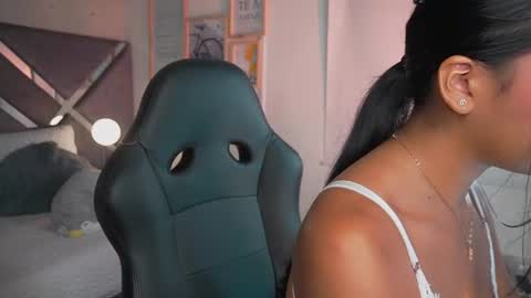 Naomi-Gray  online show from June 10, 2026, 7:46 pm