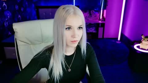 naomihita online show from April 22, 2026, 8:17 am