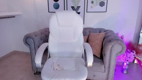 Naomi Campbell online show from December 29, 2024, 4:40 pm