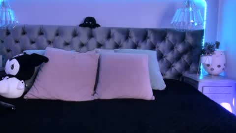 Naomi online show from February 13, 2025, 10:54 pm