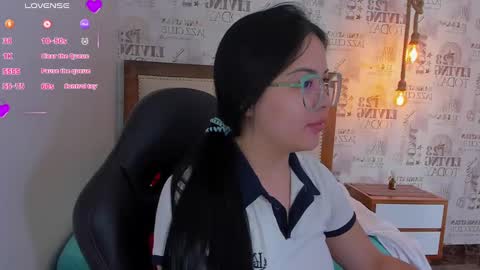 Naomi  online show from December 30, 2024, 12:31 pm