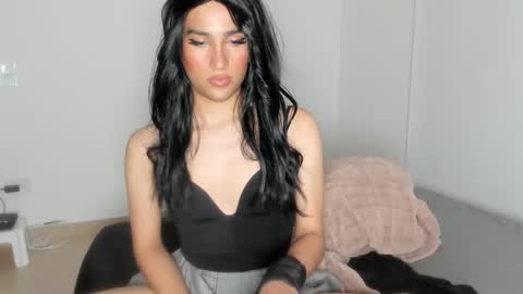 Naomi Moore online show from January 14, 2025, 5:19 am