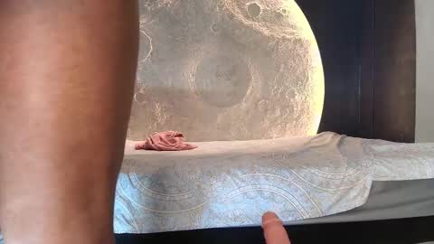 Naomi Qeents online show from November 15, 2025, 2:57 pm