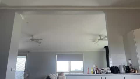 naomirhoades online show from March 6, 2025, 3:24 am