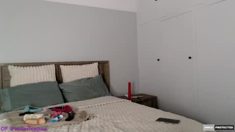 naomirhoades online show from April 24, 2026, 10:07 am