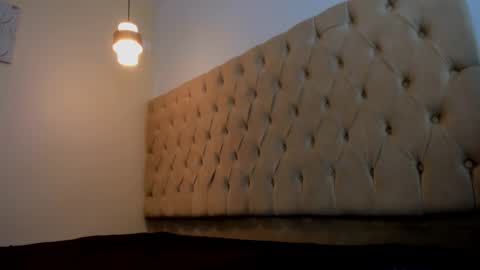 naomis_35 online show from February 3, 2026, 7:19 pm